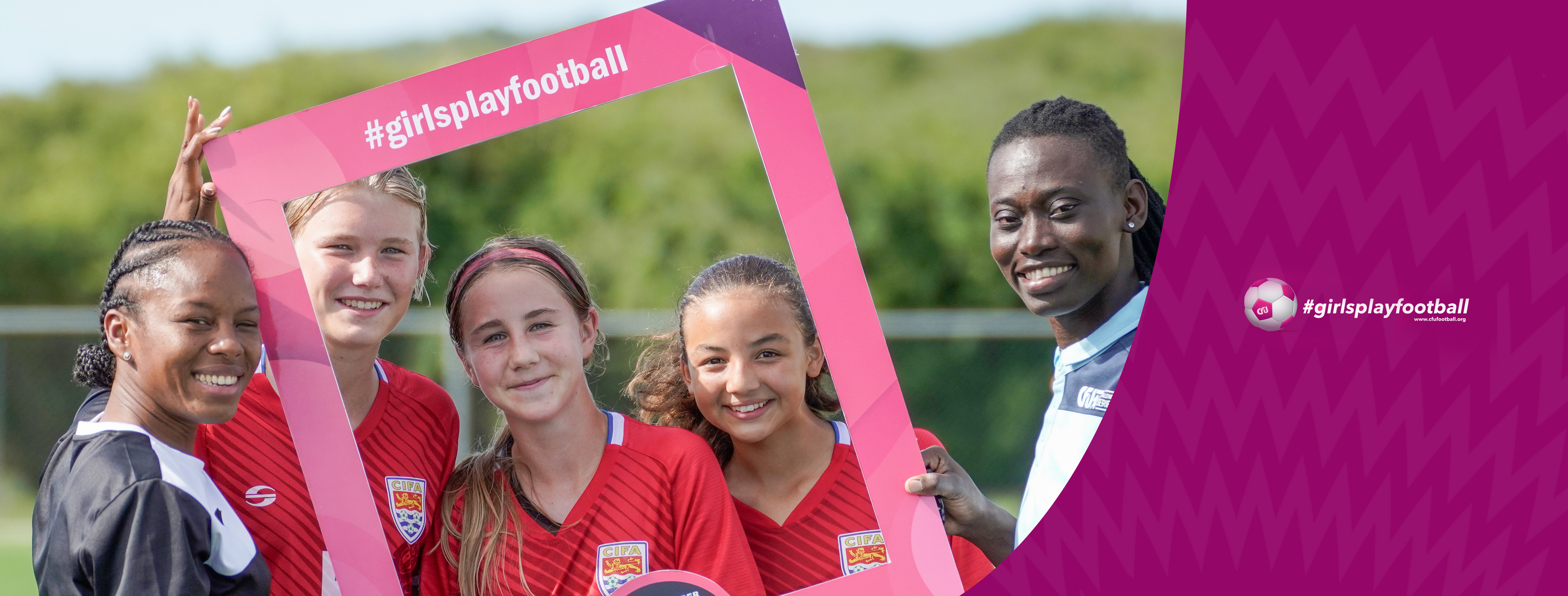 #girlsPlayFootball